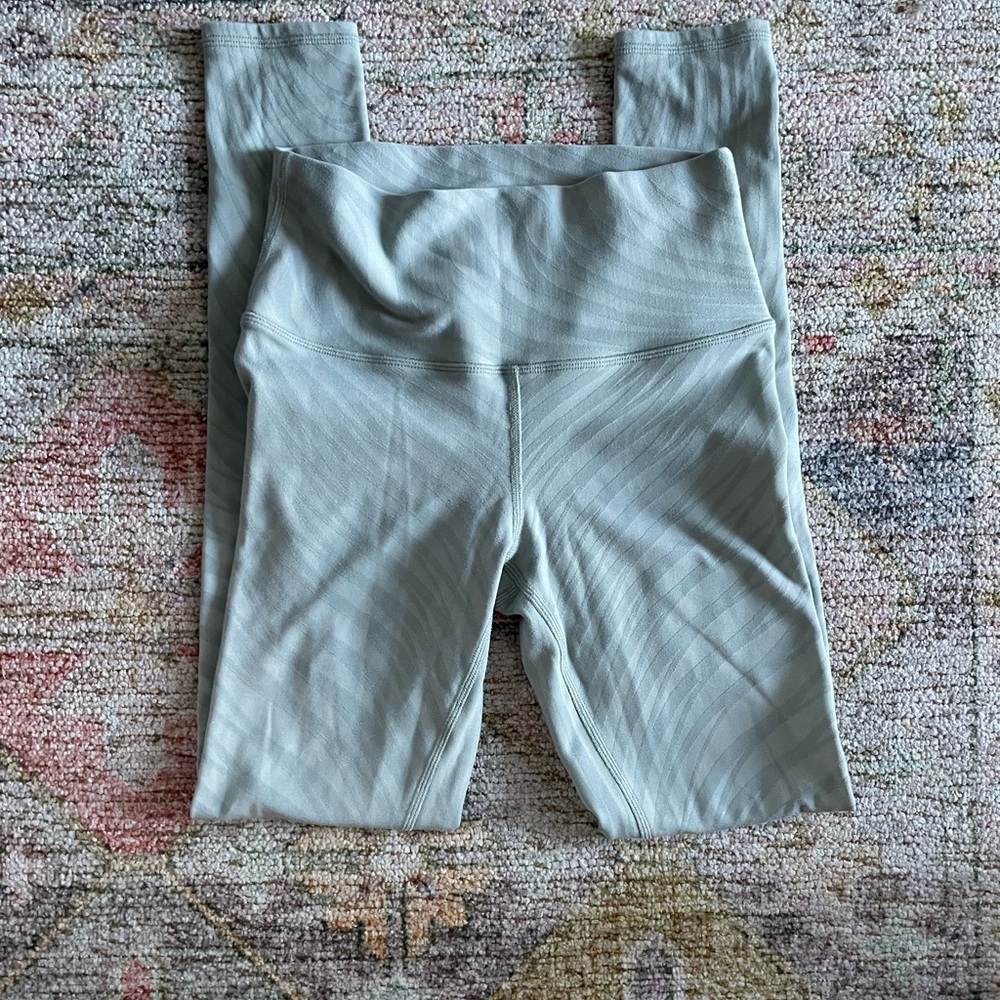ALO leggings
